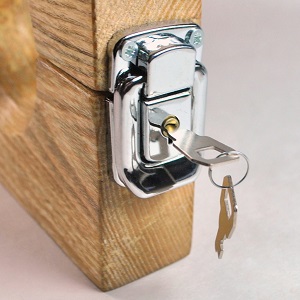 Gratefulpain BDSM key in the wrist lock